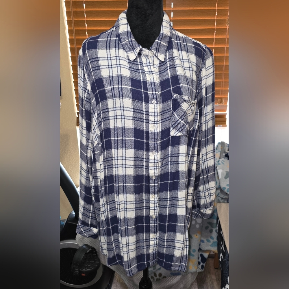 Market & Spruce Navy and White Checkered Flannel Shirt (K)